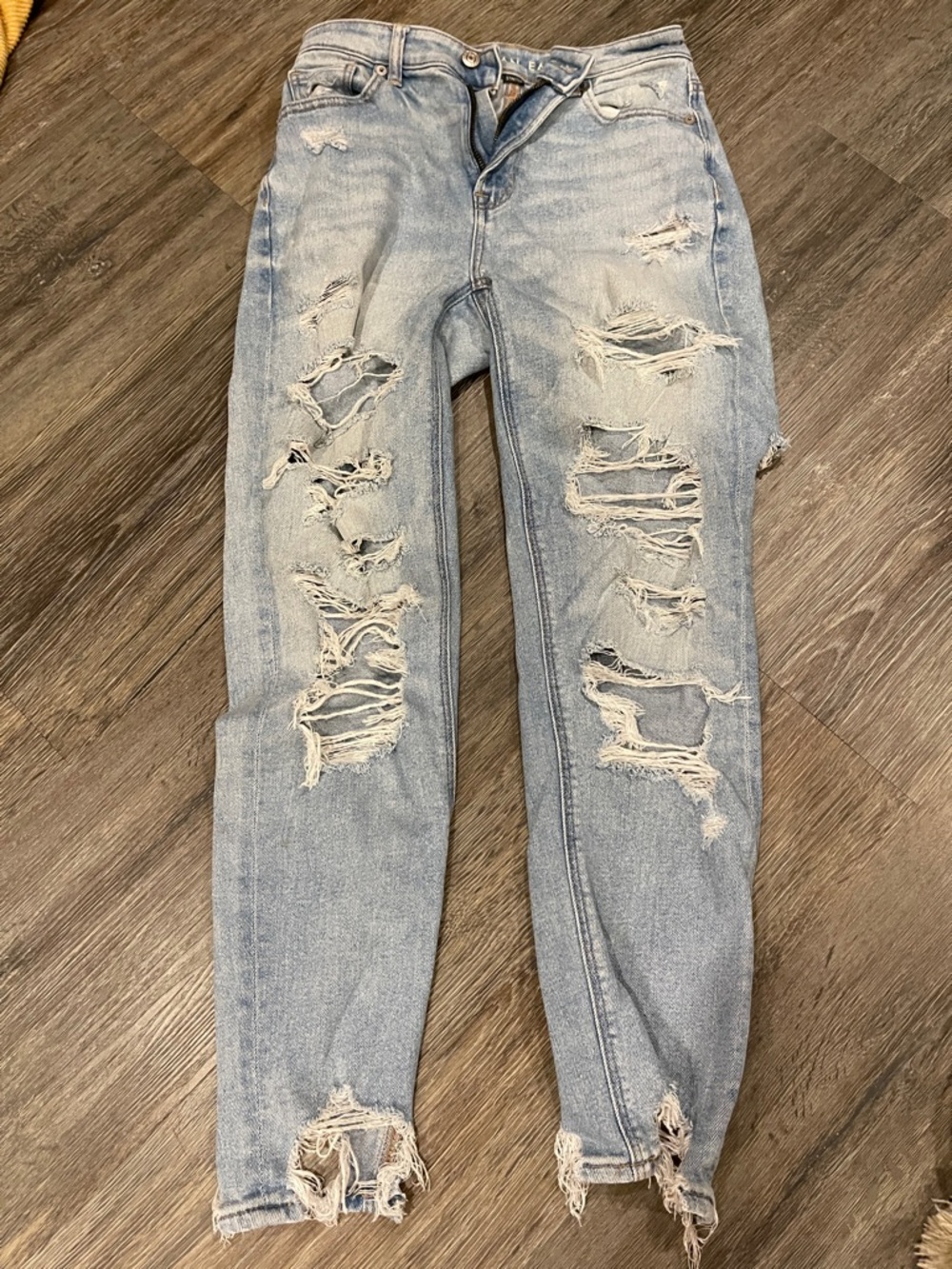 American Eagle Outfitters Light Wash Distressed Boyfriend Jeans